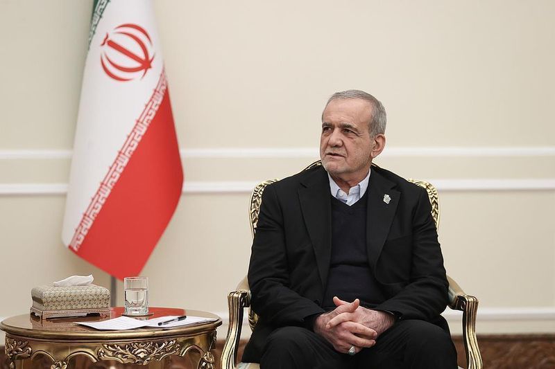  中东局势急剧升级；伊朗专家会议紧急召开，美军战略轰炸机抵英基地。 新闻 中东局势急剧升级；伊朗专家会议紧急召开，美军战略轰炸机抵英基地。 新闻 中东局势急剧升级；伊朗专家会议紧急召开，美军战略轰炸机抵英基地。 新闻 中东局势急剧升级；伊朗专家会议紧急召开，美军战略轰炸机抵英基地。 新闻