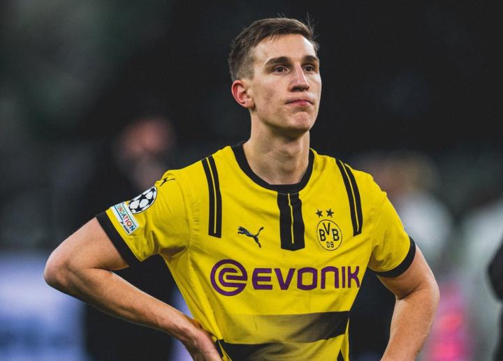 转会传闻升温,施洛特贝克面临抉择;多特续约努力遇阻,皇马吸引力难挡。 体育新闻 转会传闻升温,施洛特贝克面临抉择;多特续约努力遇阻,皇马吸引力难挡。 体育新闻