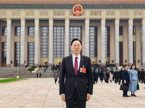 全国人大代表于旭波建言,居家适老化改造融入长期护理保险;“改造+服务”模式升维普惠,破解养老最后一米难题;支付机制部门协同绩效评估,三箭齐发推动制度创新。 健康养生