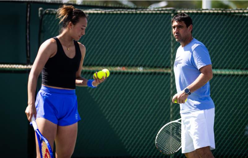  郑钦文教练团队风波落幕：里巴休整未离队，巴格达蒂斯强势加盟助力复苏 体育新闻