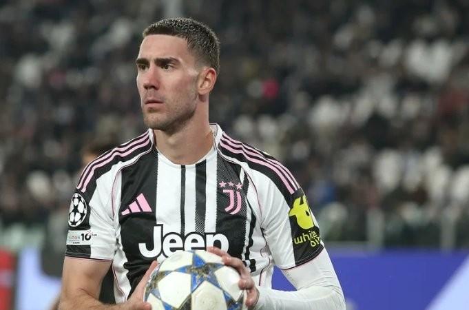  知名记者透露，弗拉霍维奇经纪人本周将与尤文高层会晤；续约谈判进入关键阶段。 体育新闻 知名记者透露，弗拉霍维奇经纪人本周将与尤文高层会晤；续约谈判进入关键阶段。 体育新闻