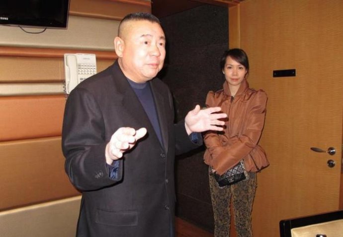 父亲身家超过李嘉诚,他不爱美女爱丑女,继承60亿家产坐地铁上班 新闻