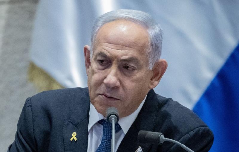 美以称哈梅内伊已“不在世” 伊朗关闭霍尔木兹海峡 袭击致近千人伤亡_0301094859 新闻