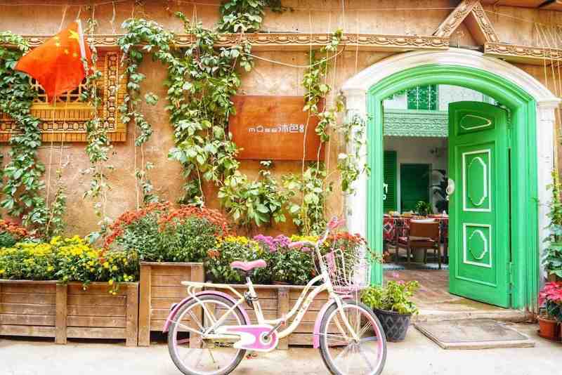  从人民大会堂到基层一线；新大众文艺绽放民间活力。文化创新迎来新格局。 文化旅游