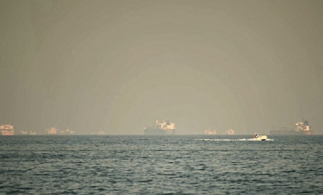  当700艘船被困海上：一个被全球博弈遗忘的角落 情感心理