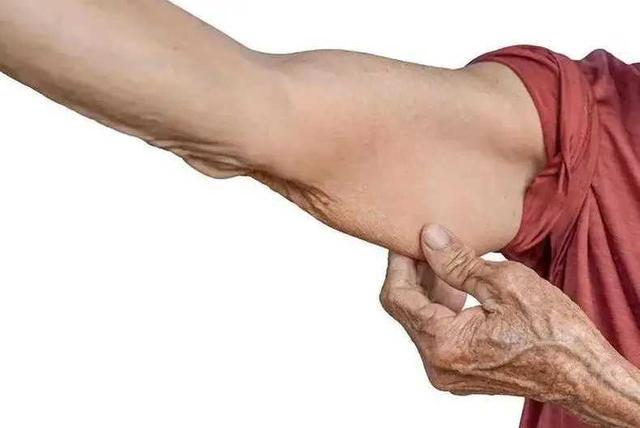 老了就该腿脚无力？隔壁王阿姨用一碗汤的时间，证明了这是个天大的误会 健康养生