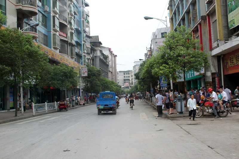  小县城的秘密：那些在外漂泊的人，究竟在养活着谁的故乡？ 情感心理